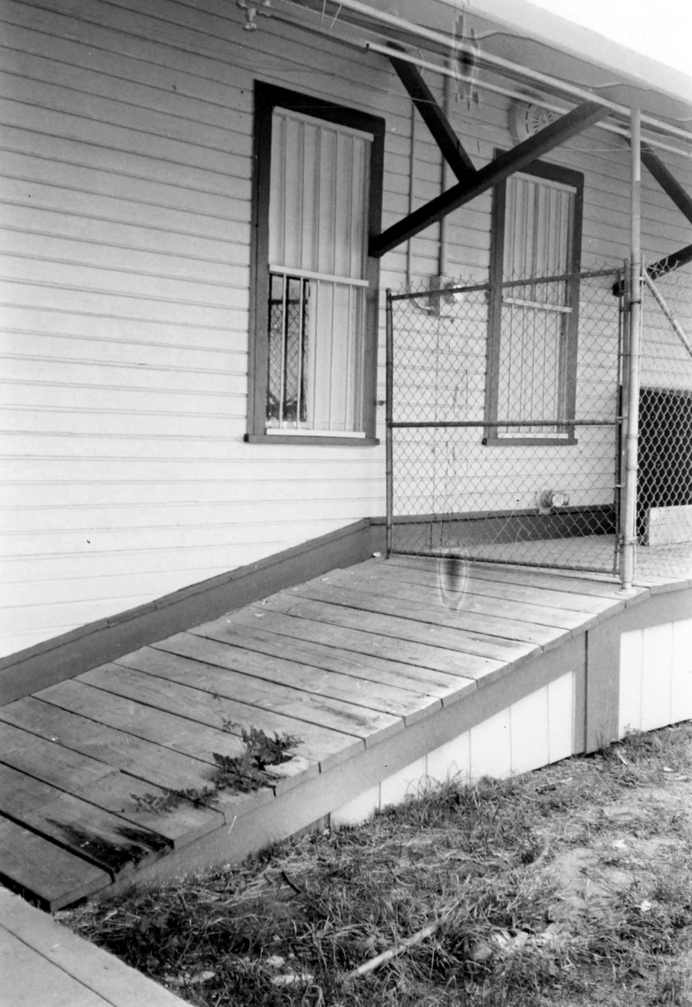 Old Gainesville Seaboard Airline Railroad Depot, Gainesville Florida North facade of freight section, ramp up to platform (1995)