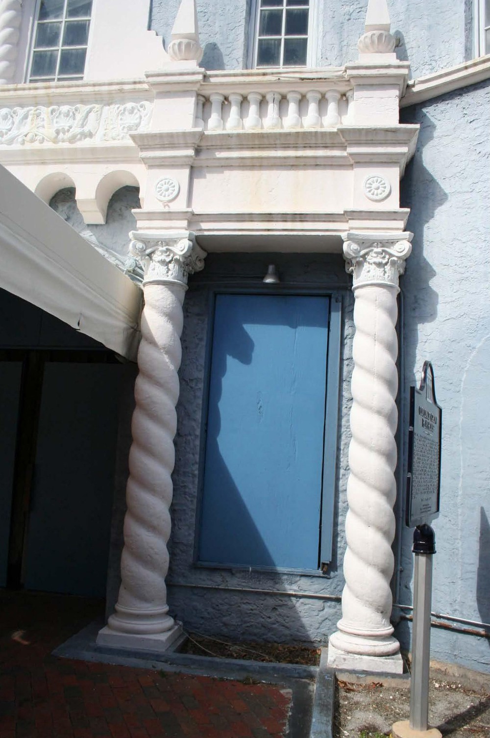 Coconut Grove Playhouse, Miami Florida South Elevation Solomonic Column Features (2016)