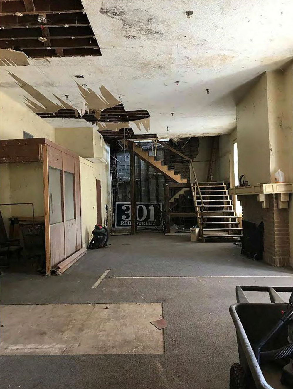 Hotel James, Palatka Florida Interior view of lobby (2019)