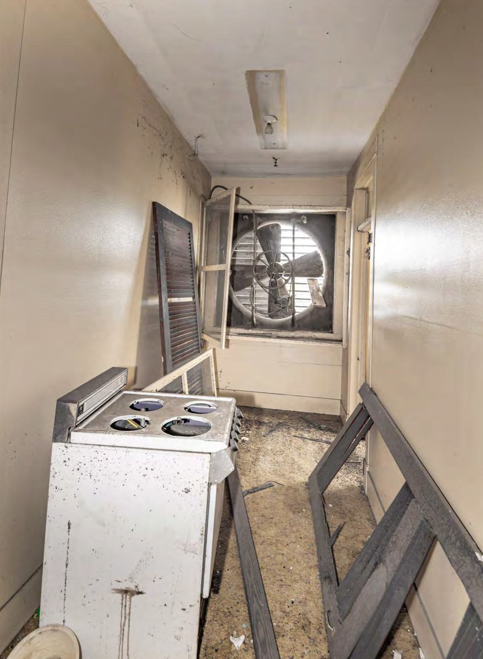 Hotel James, Palatka Florida Interior view of addition corridor (2019)