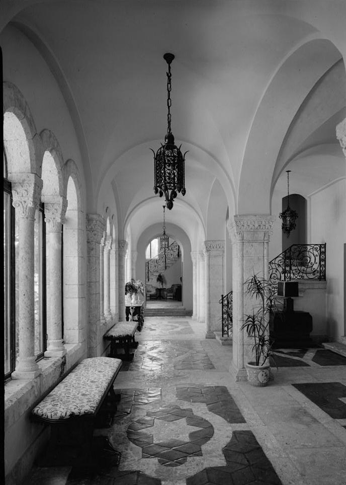 McAneeny-Howerdd House - Casa Delia Porta, Palm Beach Florida MAIN ENTRANCE HALL, VIEW FROM WEST TO EAST (1972)