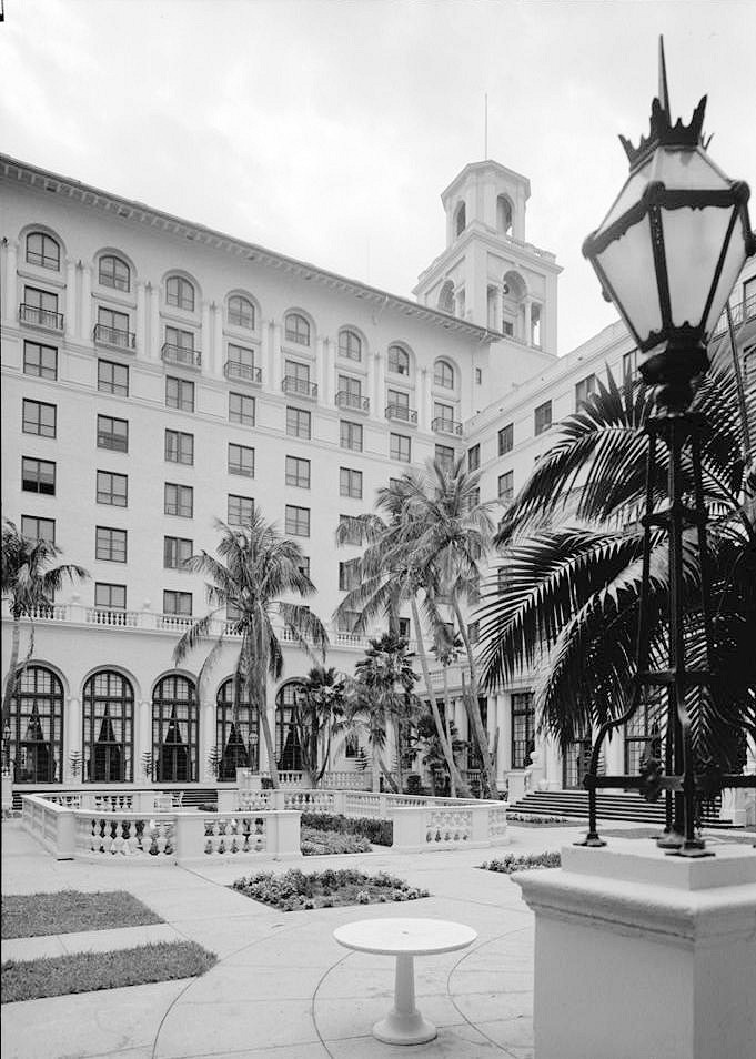 The Breakers Hotel, Palm Beach Florida 1972 VIEW FROM STEPS OF GRAND LOGGIA ACROSS CENTRAL PATIO TO NORTHWEST