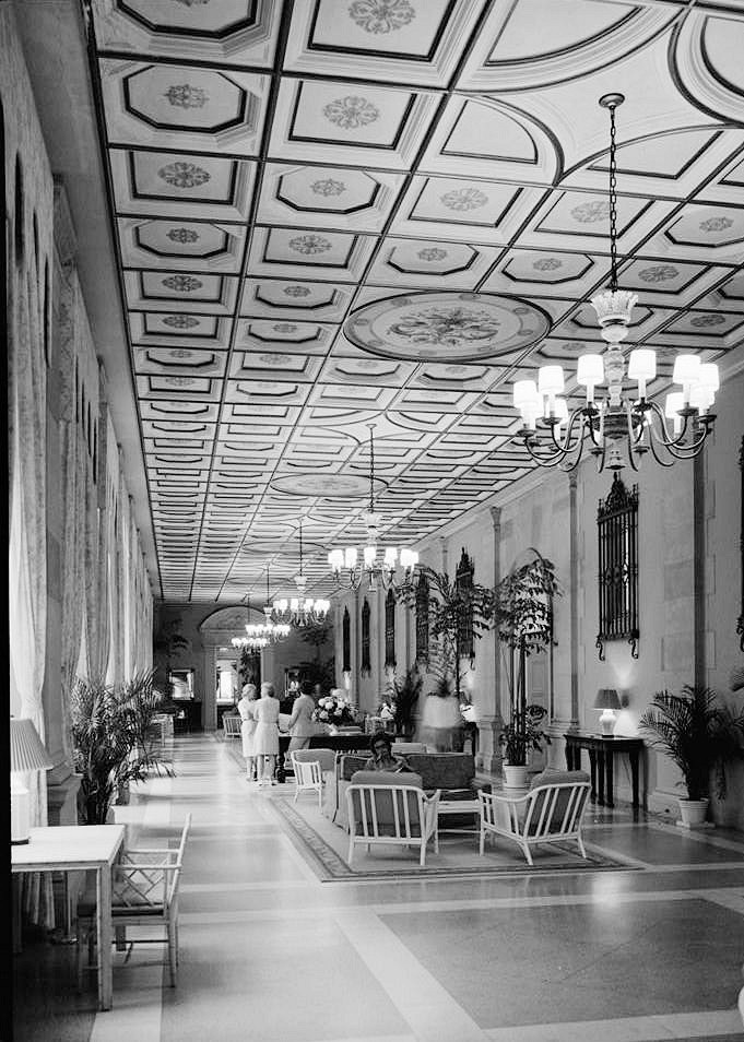 The Breakers Hotel, Palm Beach Florida 1972 VIEW OF SOUTH PROMENADE FROM WEST