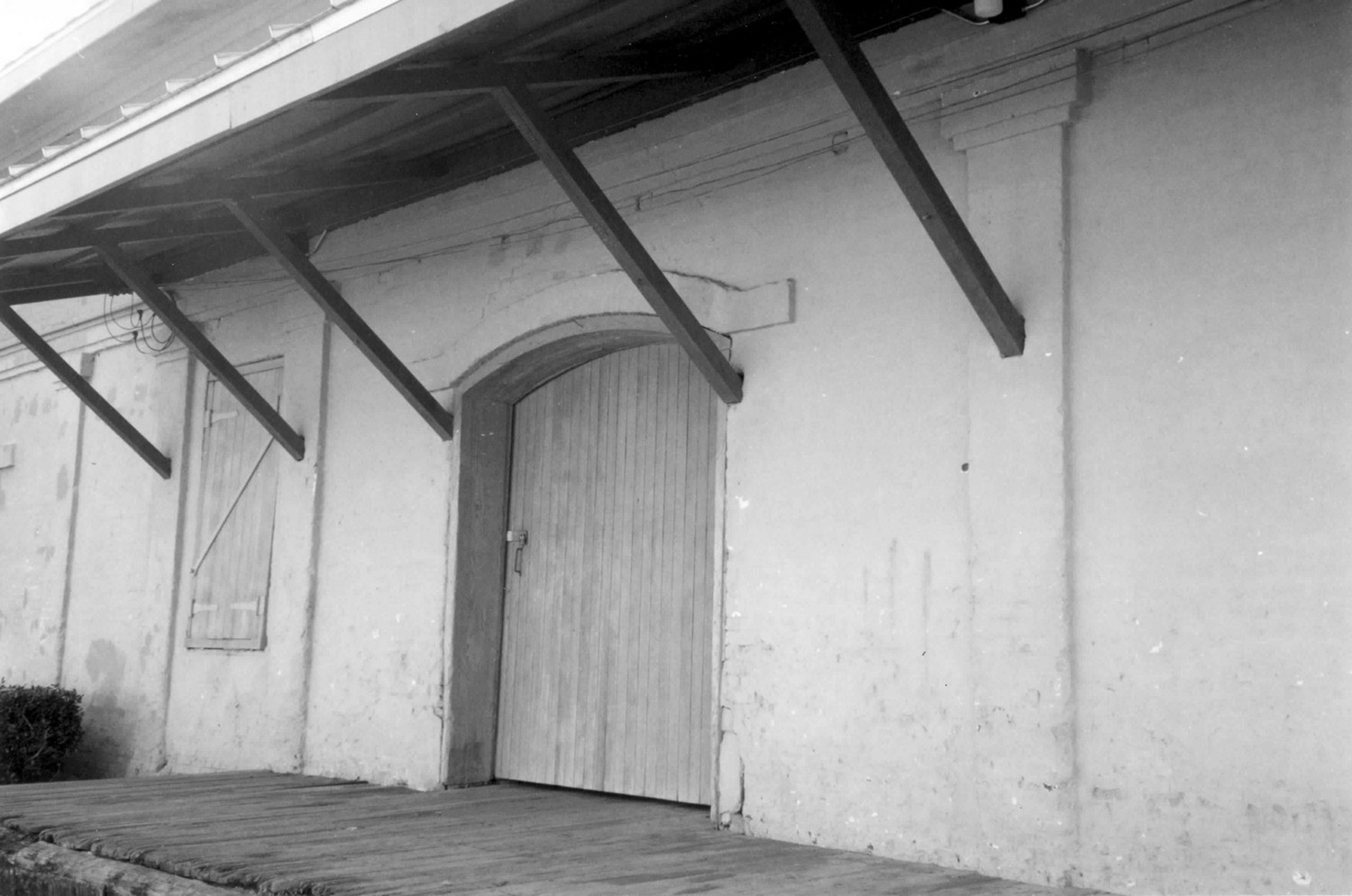 Jacksonville, Pensacola and Mobile Railroad Company Freight Depot, Tallahassee Florida Detail of north elevation freight door (1997)