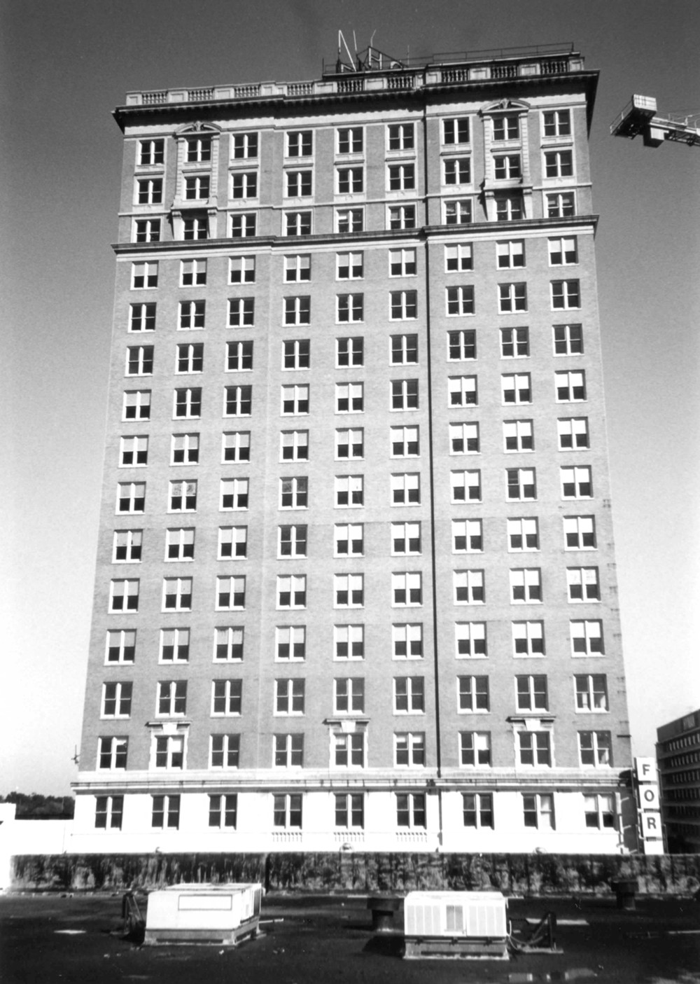 Floridan Hotel, Tampa Florida W elevation of guest room tower looking east (1995)