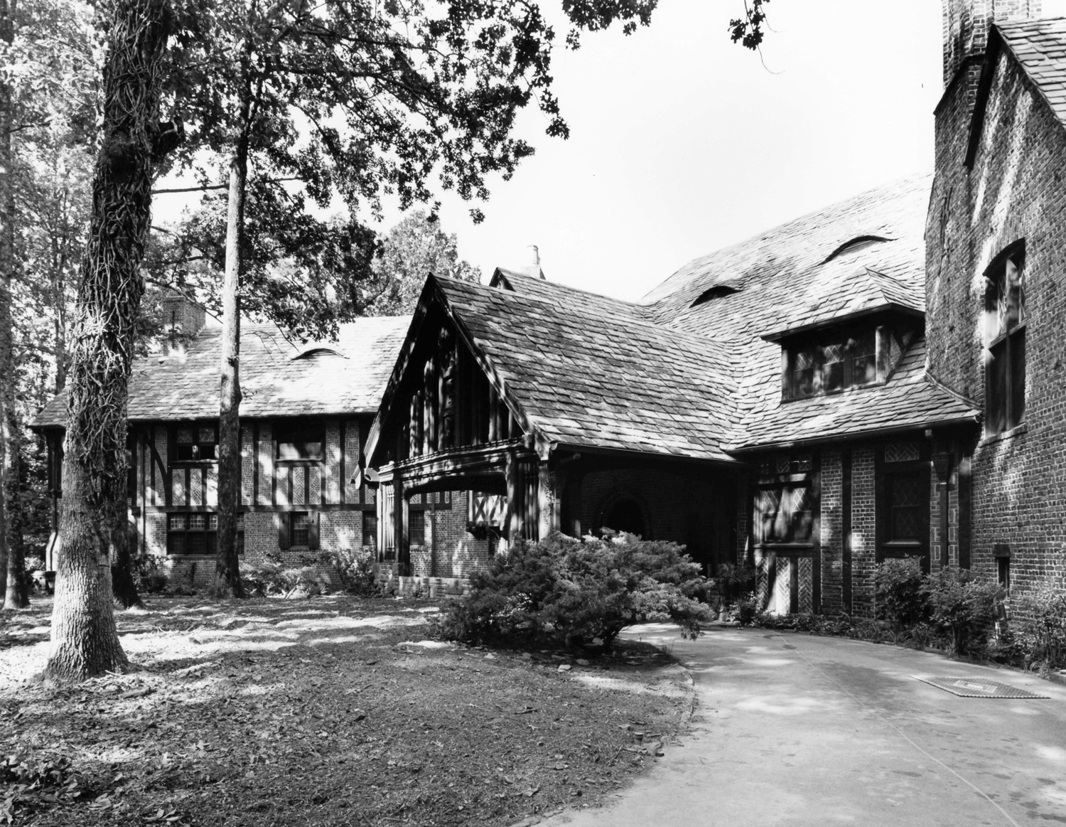 Glenridge Hall House, Sandy Springs Georgia Southeast facade (1980)