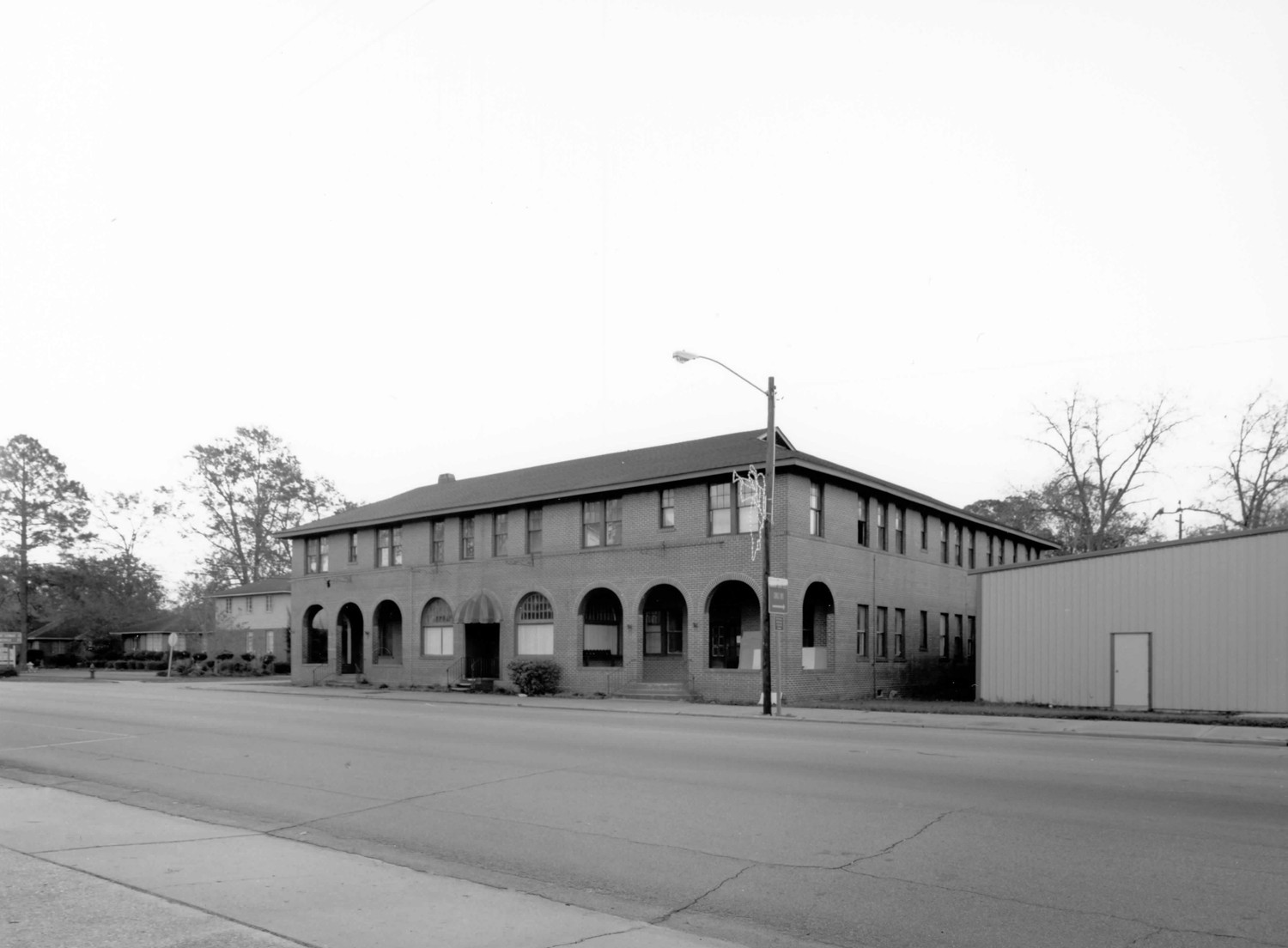 Glennwanis Hotel, Glennville Georgia Front and west facades (2001)