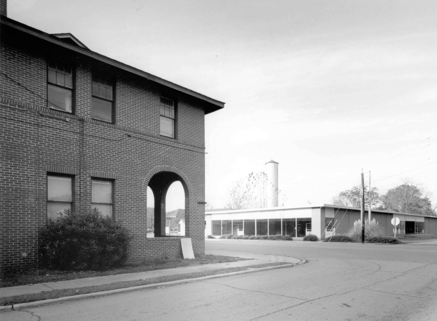 Glennwanis Hotel, Glennville Georgia East facade (2001)