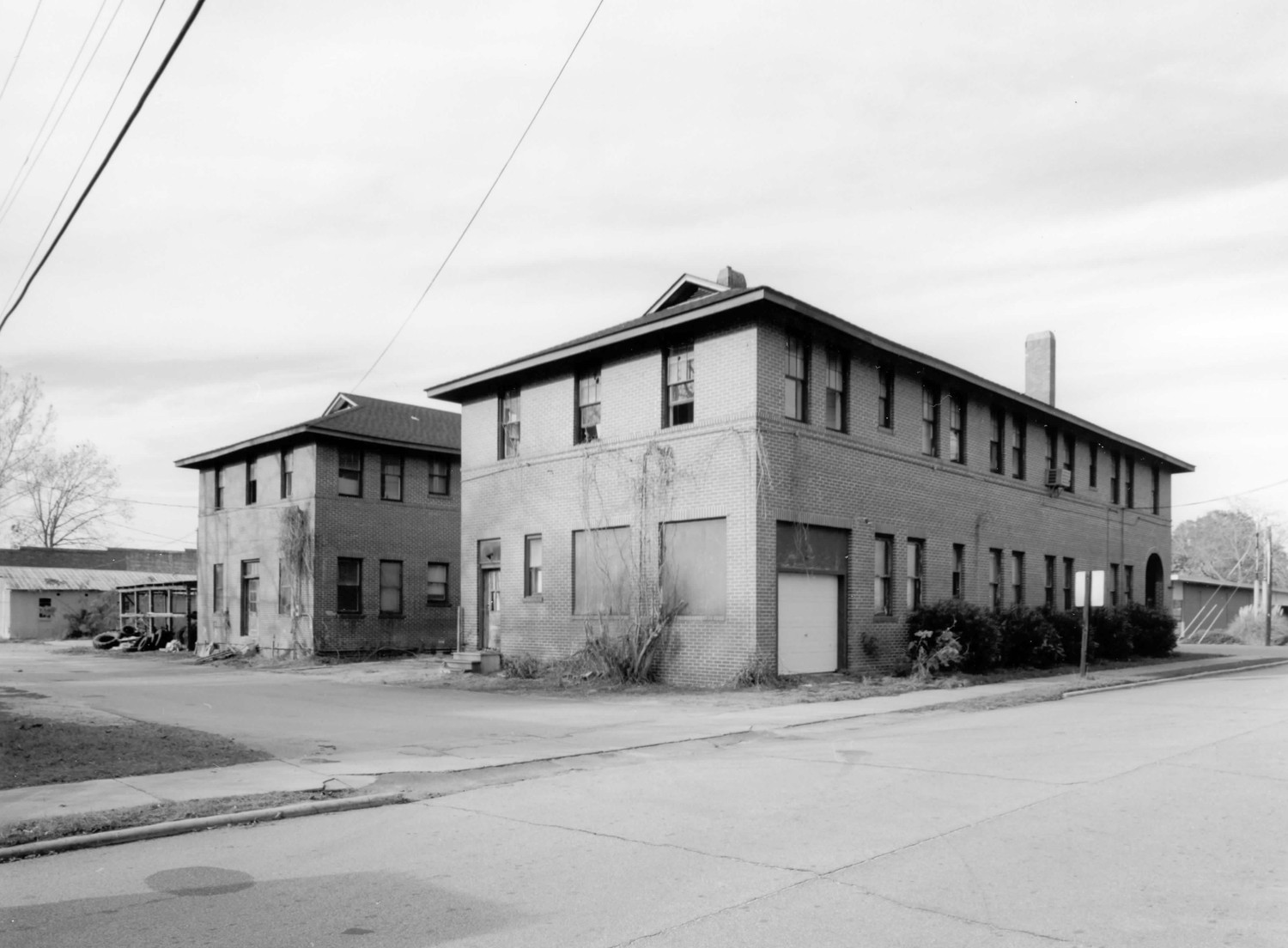Glennwanis Hotel, Glennville Georgia East and rear (south) facades (2001)
