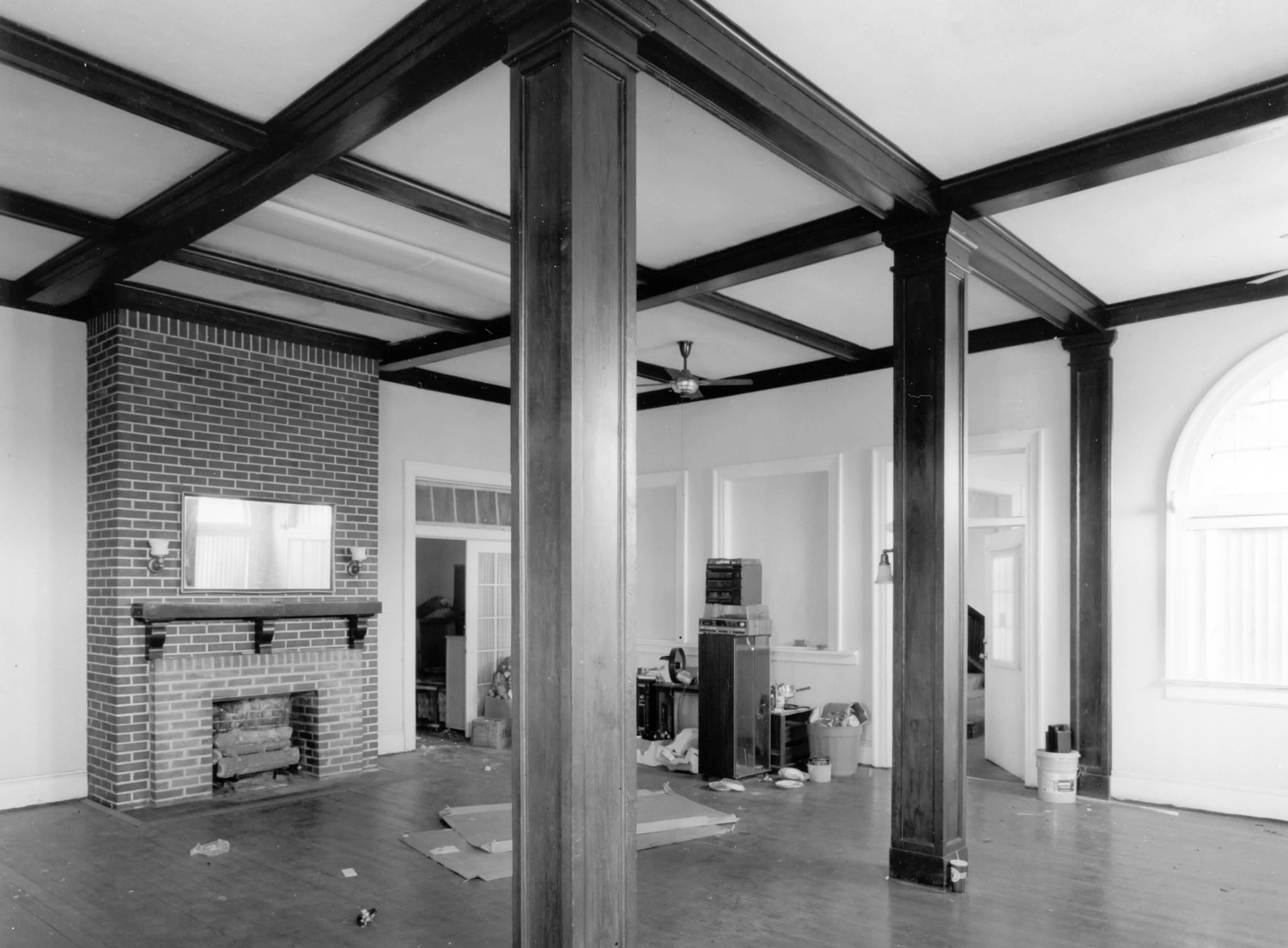 Glennwanis Hotel, Glennville Georgia Interior, view of lobby (2001)