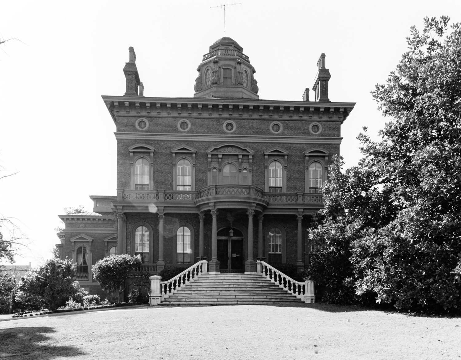 Johnston-Hay House, Macon Georgia Exterior (1970)