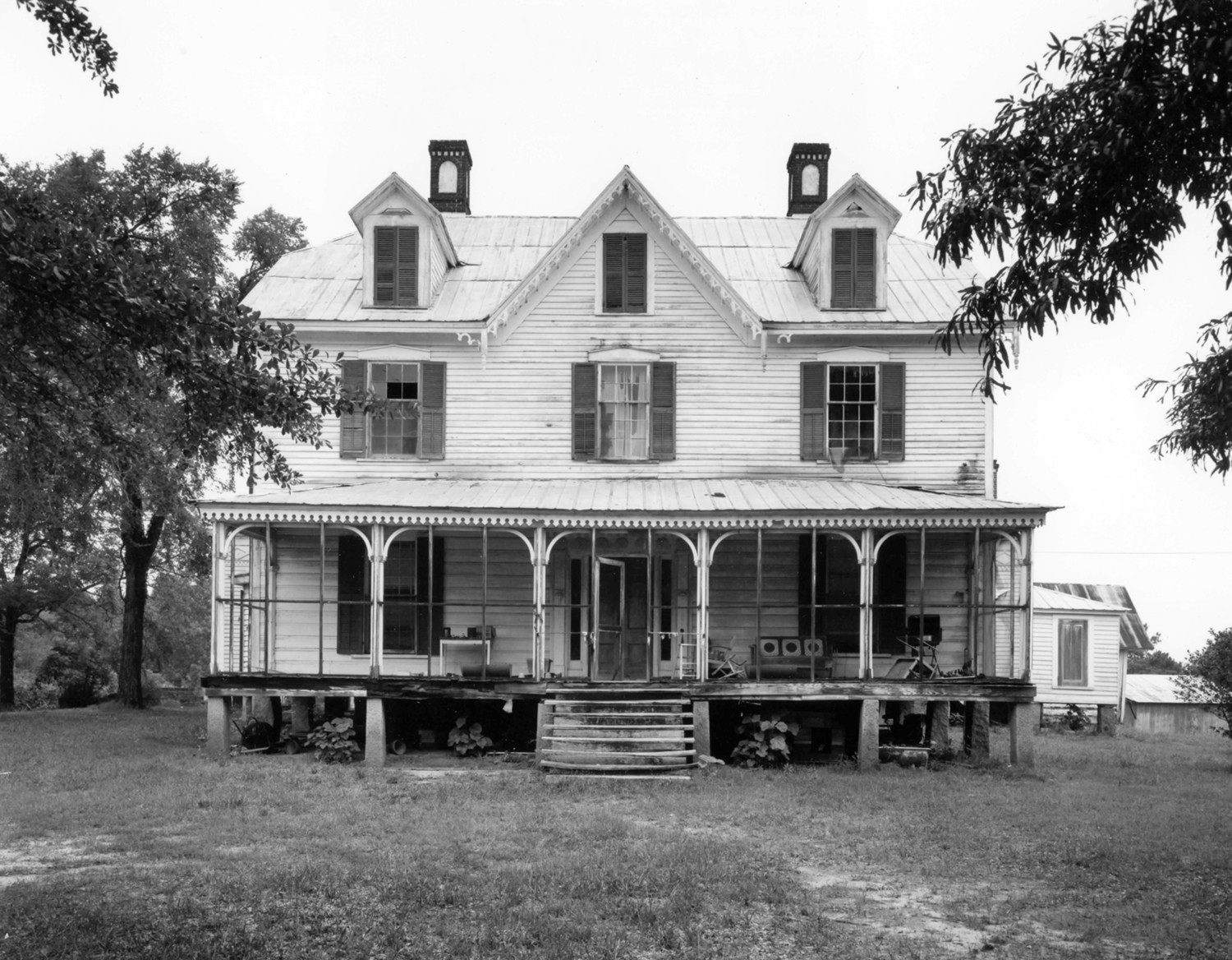 Front facade (1977)