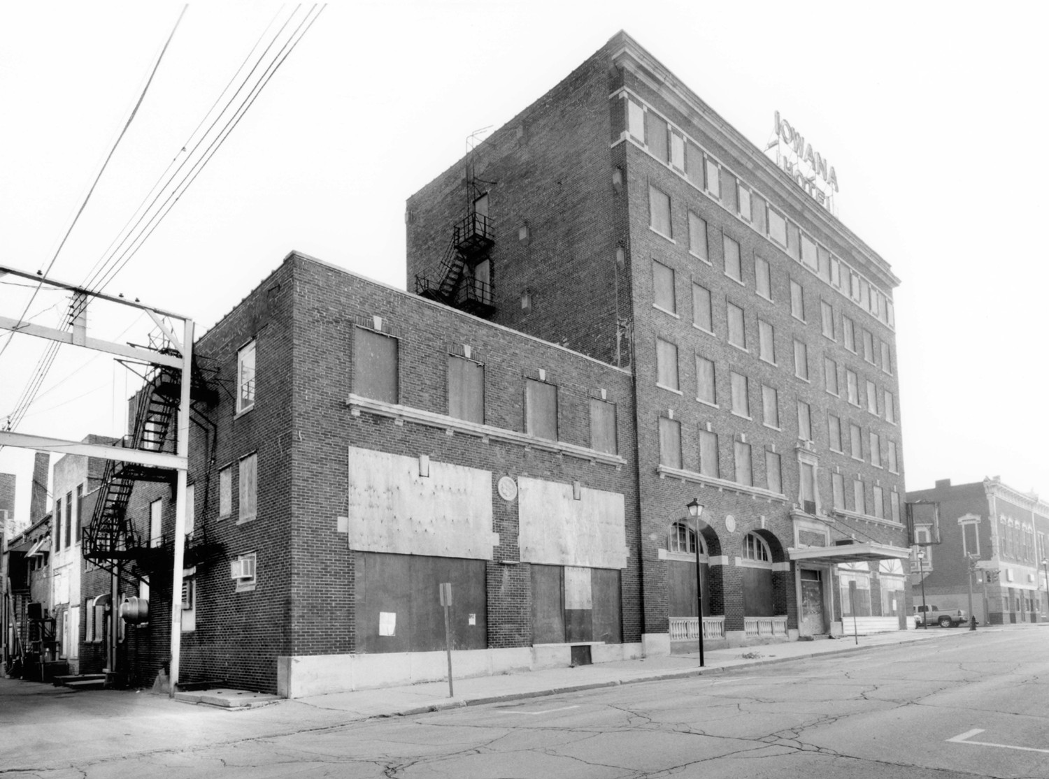 Iowana Hotel, Creston Iowa South and west faces (2008)