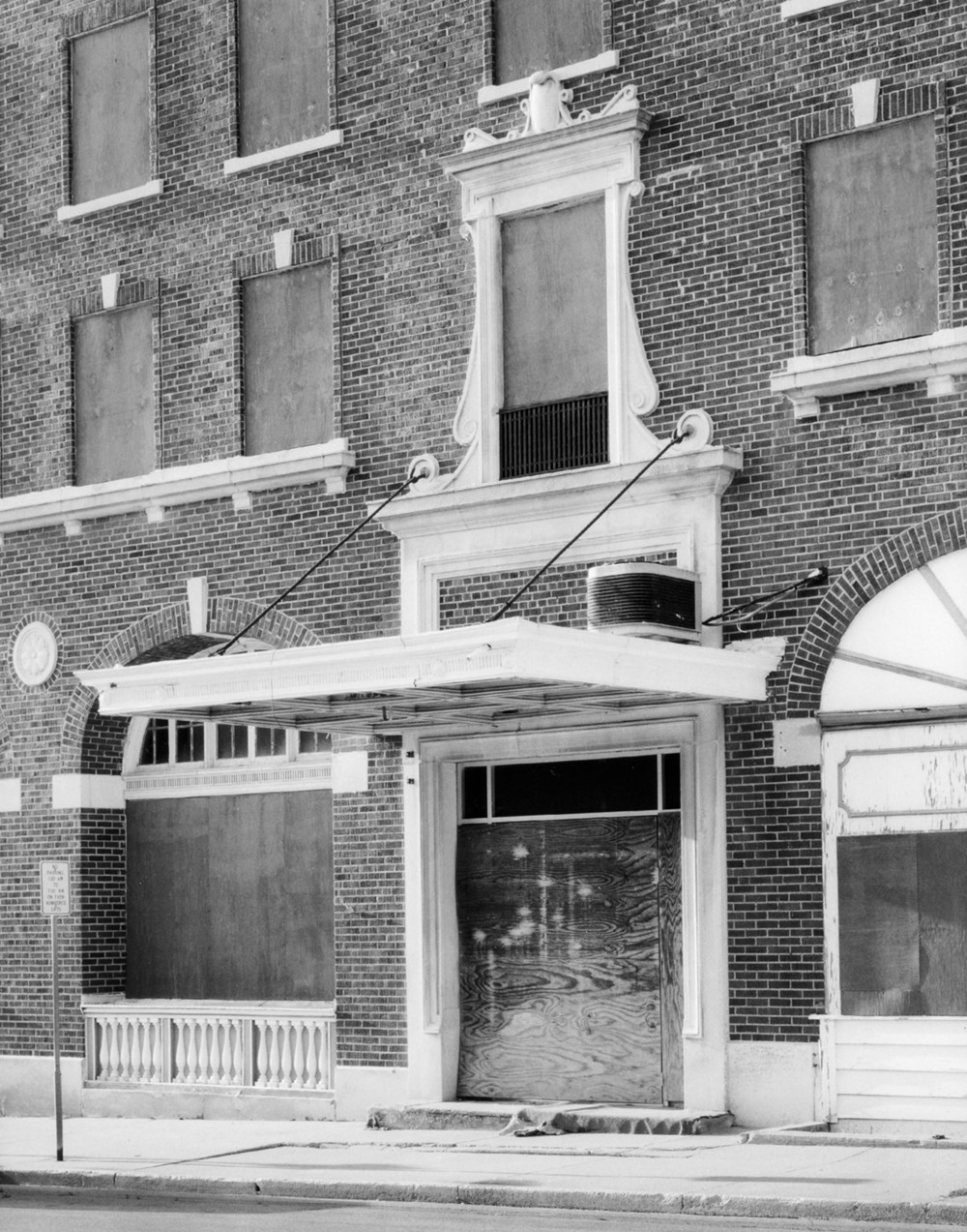 Iowana Hotel, Creston Iowa Main entrance on Montgomery Street (2008)