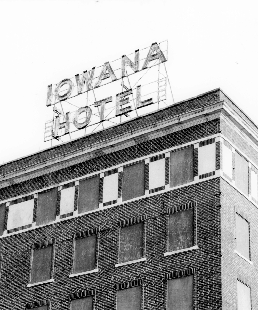 Iowana Hotel, Creston Iowa Upper floors and sign (2008)