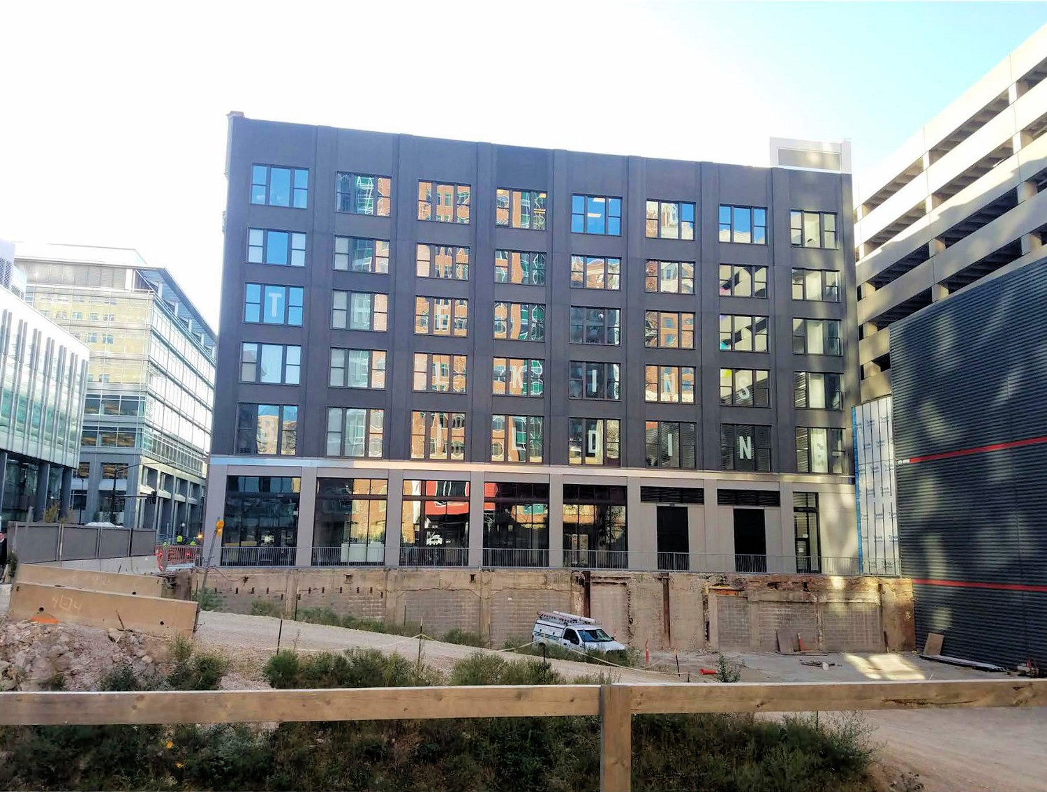 Younker Brothers Department Store, Des Moines Iowa West elevation, looking west from 7<sup>th</sup> Street (across former Younker's site) (2017)