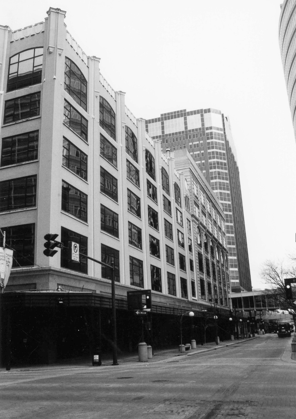 Younker Brothers Department Store, Des Moines Iowa Walnut Street, south facades of Wilkins and Younkers buildings (2008)
