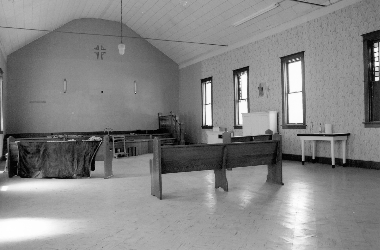 First Presbyterian Church, West Bend Iowa Sanctuary looking west (2009)