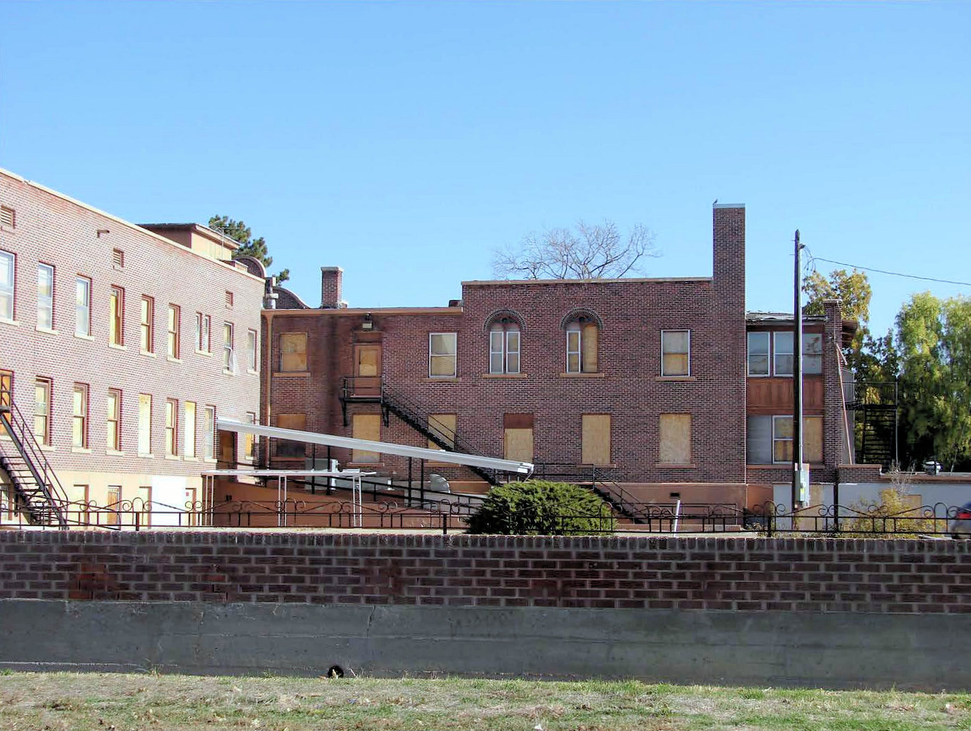 Mercy Hospital, Nampa Idaho Original building, southwest elevation; rear addition, southeast elevation (2013)