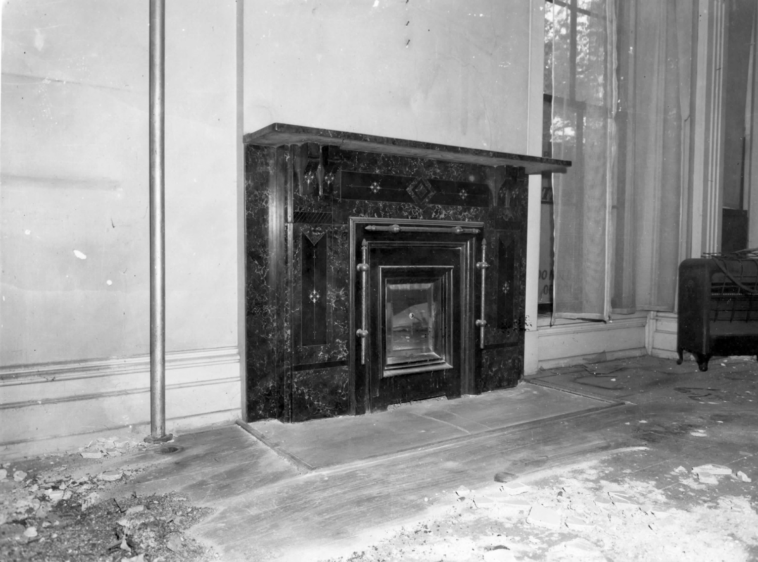 Mount Lookout - McPike House, Alton Illinois Northwest double parlor before mantel was stolen (1955)