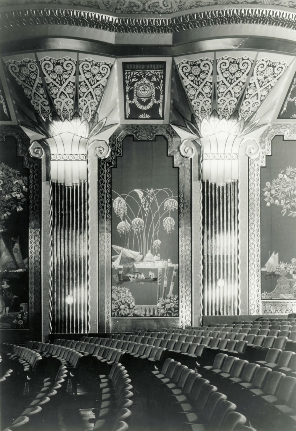Paramount Theater, Aurora Illinois Columns and mural on interior auditorium wall (1978)