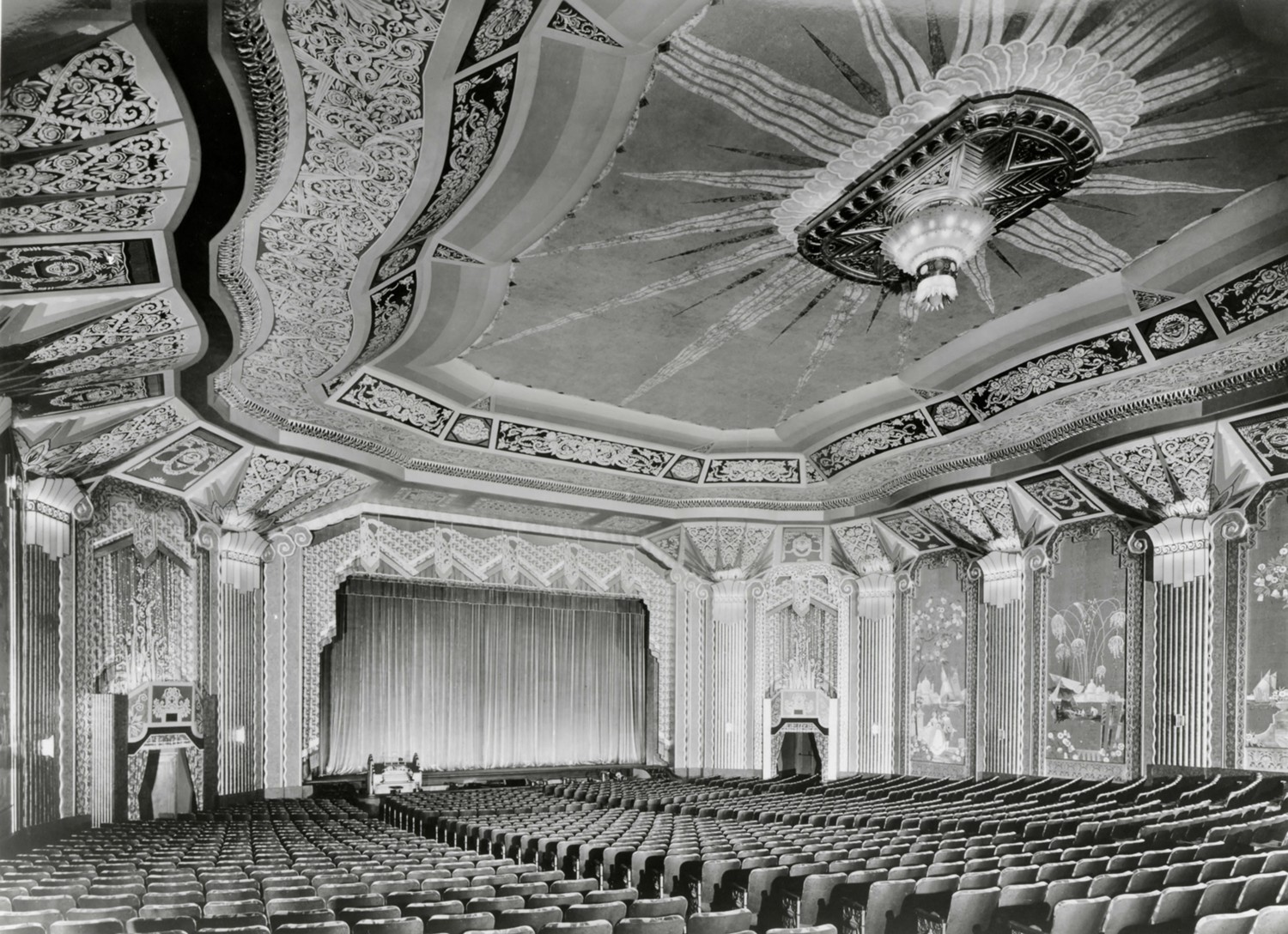 Paramount Theater, Aurora Illinois Auditorium from north-easterly corner toward stage area (1931)
