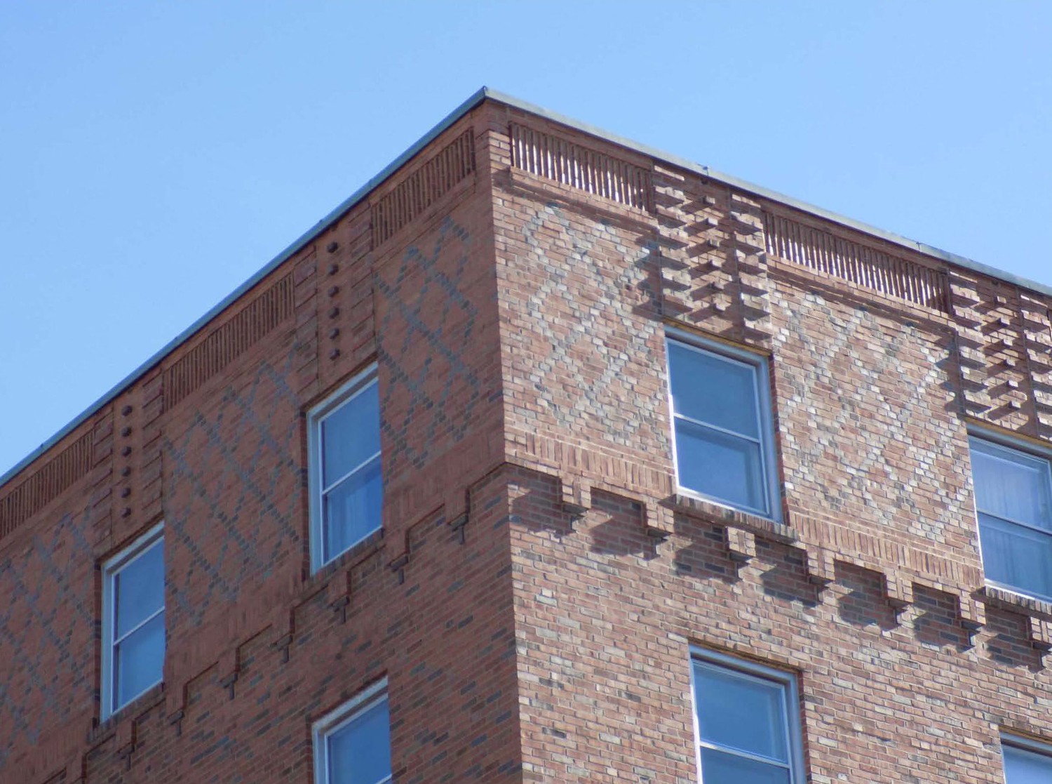 Hotel Belleville, Belleville Illinois Detail of northwest corner brick (2017)