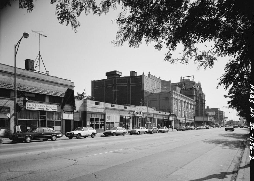 Granada Theatre, Chicago Illinois 1989 VIEW OF BLOCK FROM NORTHWEST LOOKING SOUTHEAST.
