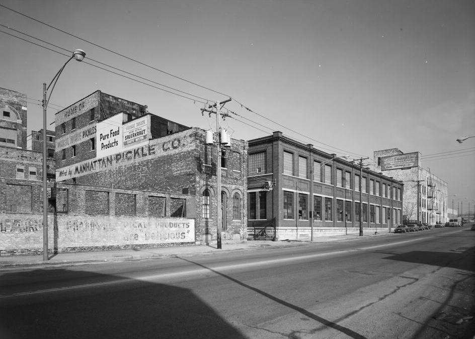Schoenhofen Brewery - Edelweiss Beer, Chicago Illinois 1716, 1706, 1702-1628 S. CANAL ST. SOUTHEAST FRONT, VIEW TO NORTHWEST 1983