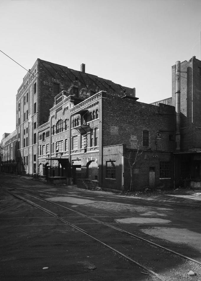 Schoenhofen Brewery - Edelweiss Beer, Chicago Illinois 1628 & 1700 S. NORMAL AVE. EAST SIDE & SOUTH FRONT, VIEW TO SOUTHWEST 1983