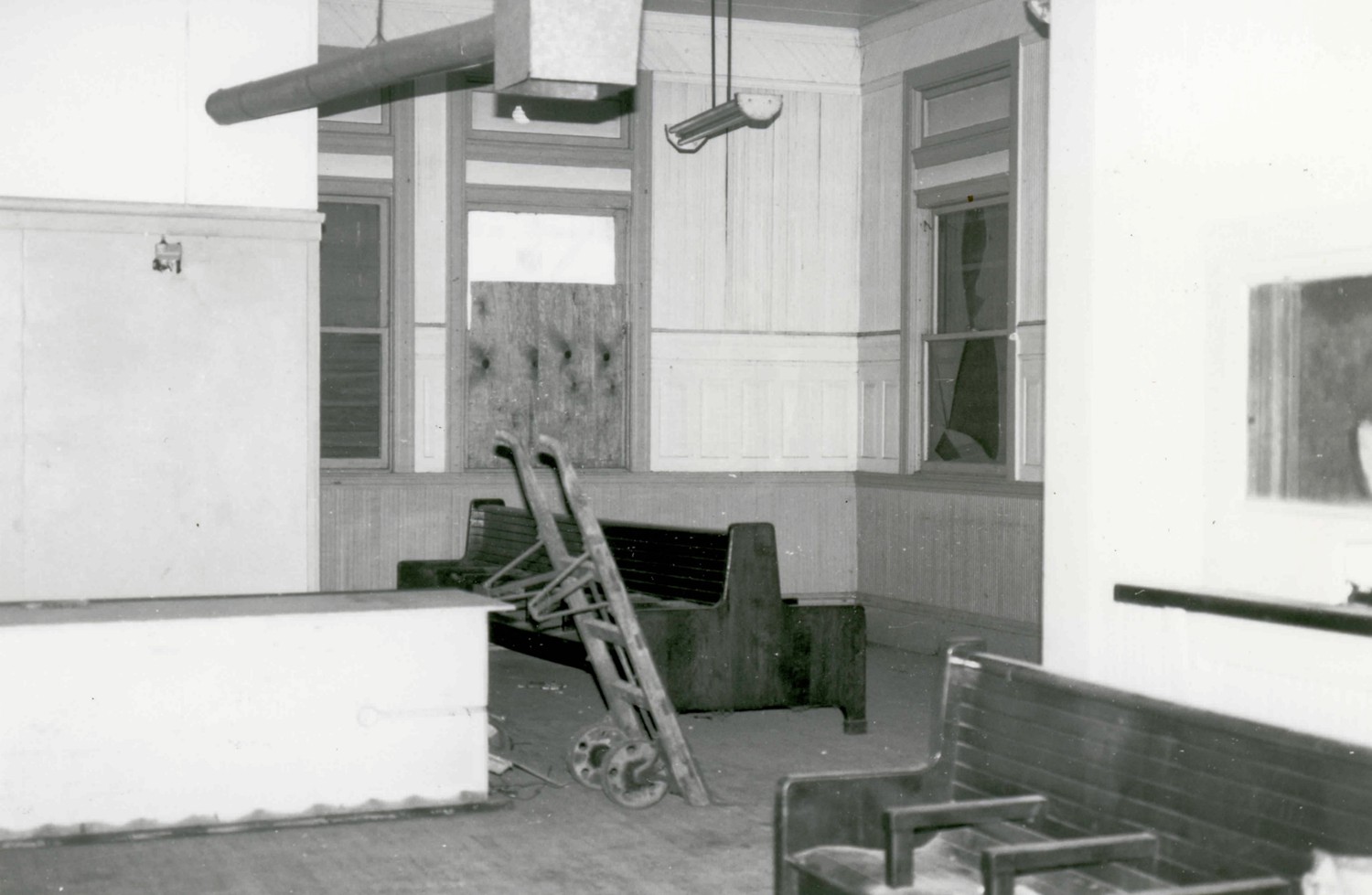 Dwight Chicago and Alton Railroad Depot, Dwight Illinois North waiting room (1981)