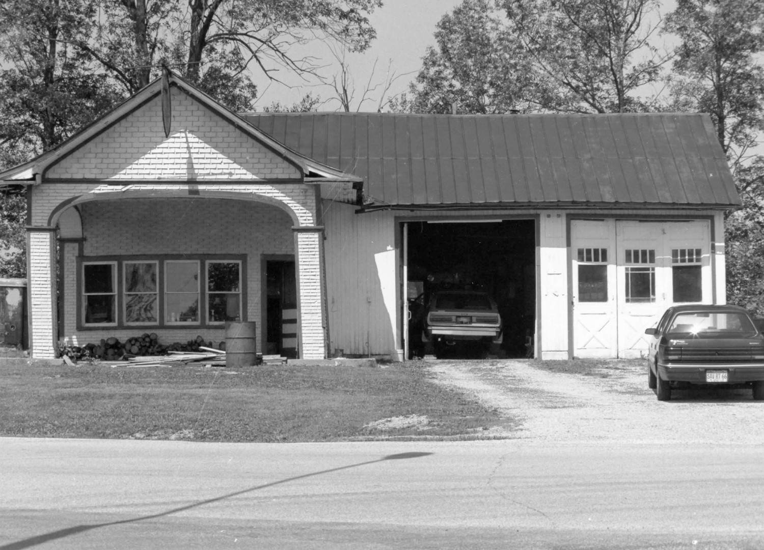Standard Oil Gasoline Station, Odell Illinois Front east elevation (1997)