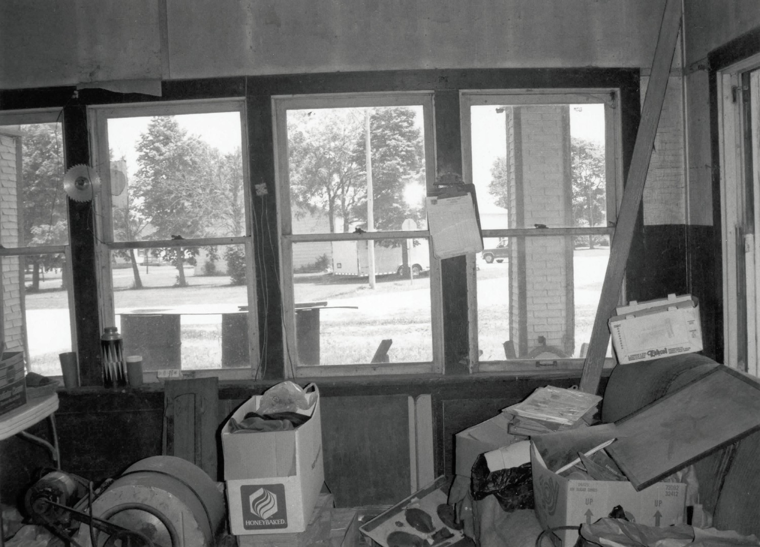 Standard Oil Gasoline Station, Odell Illinois Office interior (1997)