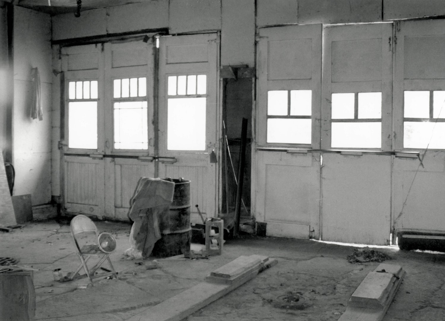 Standard Oil Gasoline Station, Odell Illinois Folding door in auto service bay (1997)