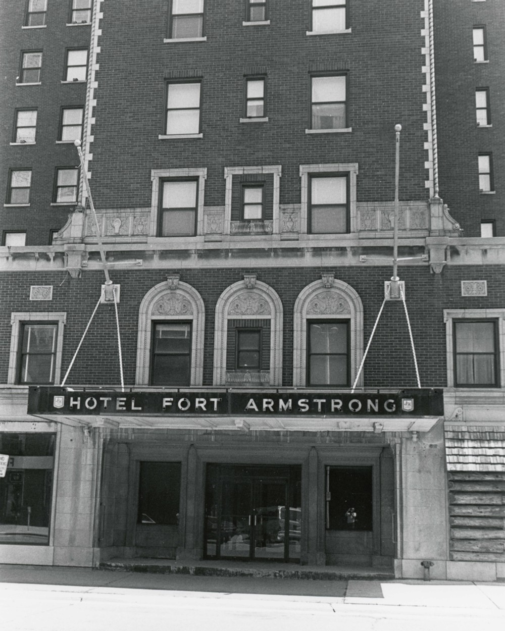 Fort Armstrong Hotel, Rock Island Illinois Entrance (1984)