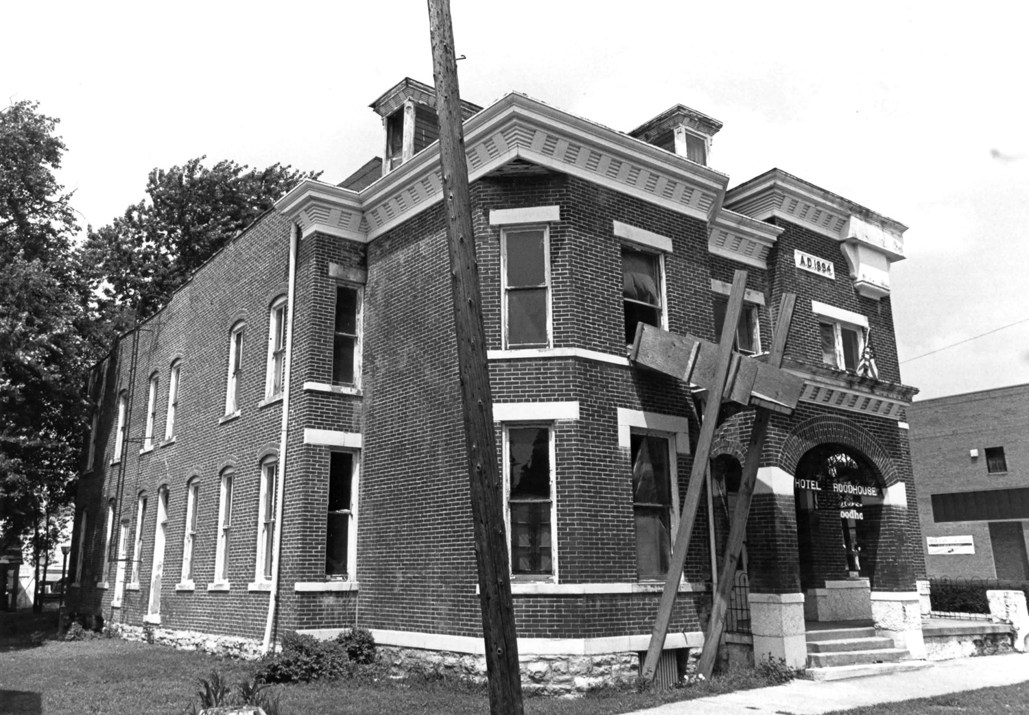 Hotel Roodhouse, Roodhouse Illinois East front elevation (1995)