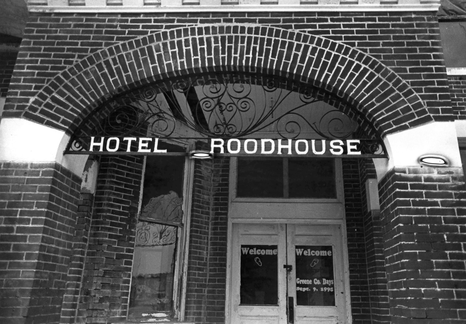 Hotel Roodhouse, Roodhouse Illinois East front entrance (1995)