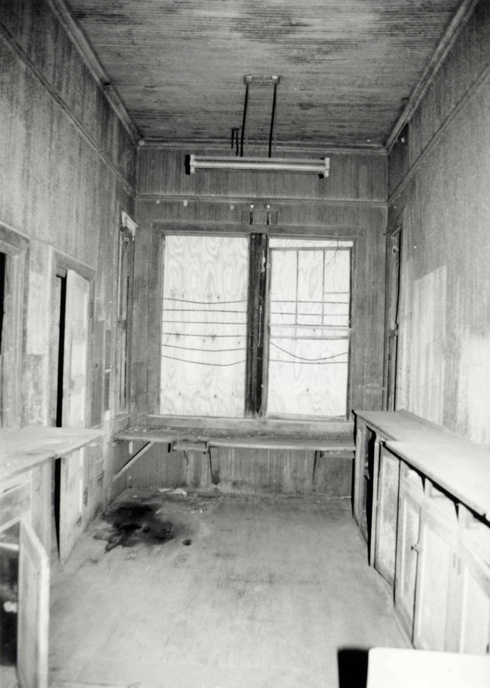Illinois Central Railroad Depot, Ullin Illinois Ticket office west wall bay window (1998)