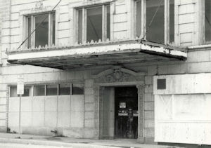 Hotel Waukegan - Chateau Waukegan, Waukegan Illinois