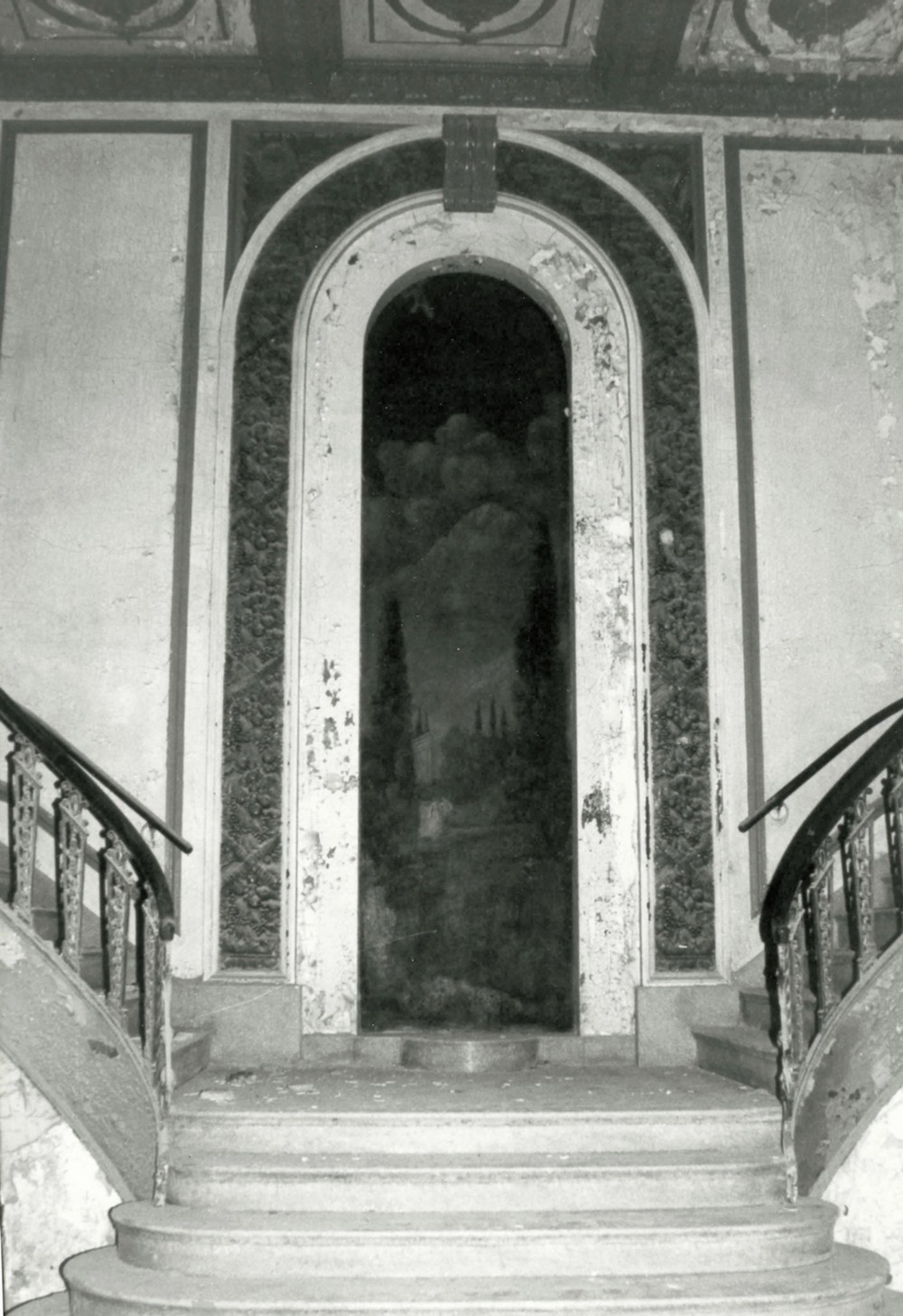 Hotel Waukegan - Chateau Waukegan, Waukegan Illinois Stairway in lobby leading to mezzanine (1994)