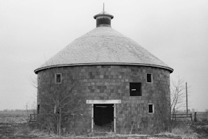Virginia Tillery Round Barn, Whitehall Illinois