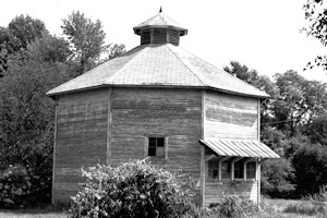 William Hill Polygonal Barn - Hill-Mershon Barn, Bloomingdale Indiana