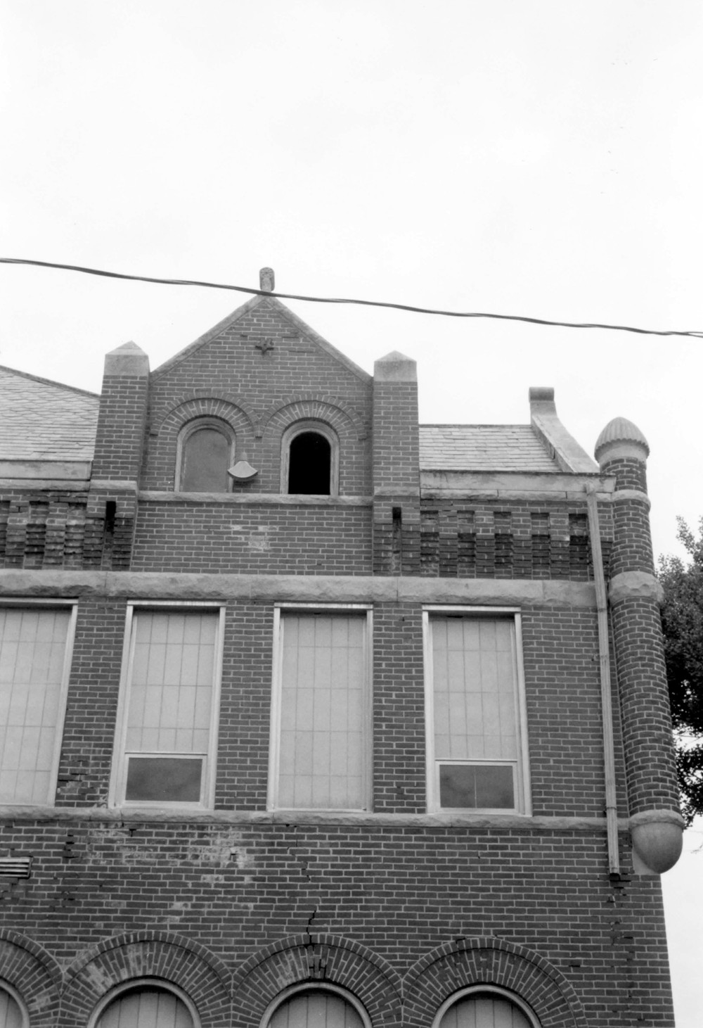 Gas City High School - East Ward School, Gas City Indiana 1894 building, south elevation, looking north (2003)