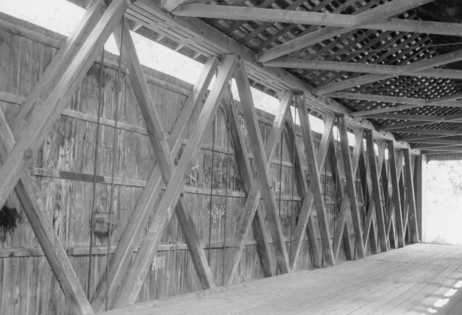 Ceylon Covered Bridge, Geneva Indiana View of north chord looking east, center span (left) and 6 panels (2005)