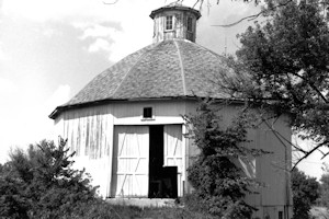 Robert Orr Polygonal Barn - Oxenrider Barn, Washington Indiana