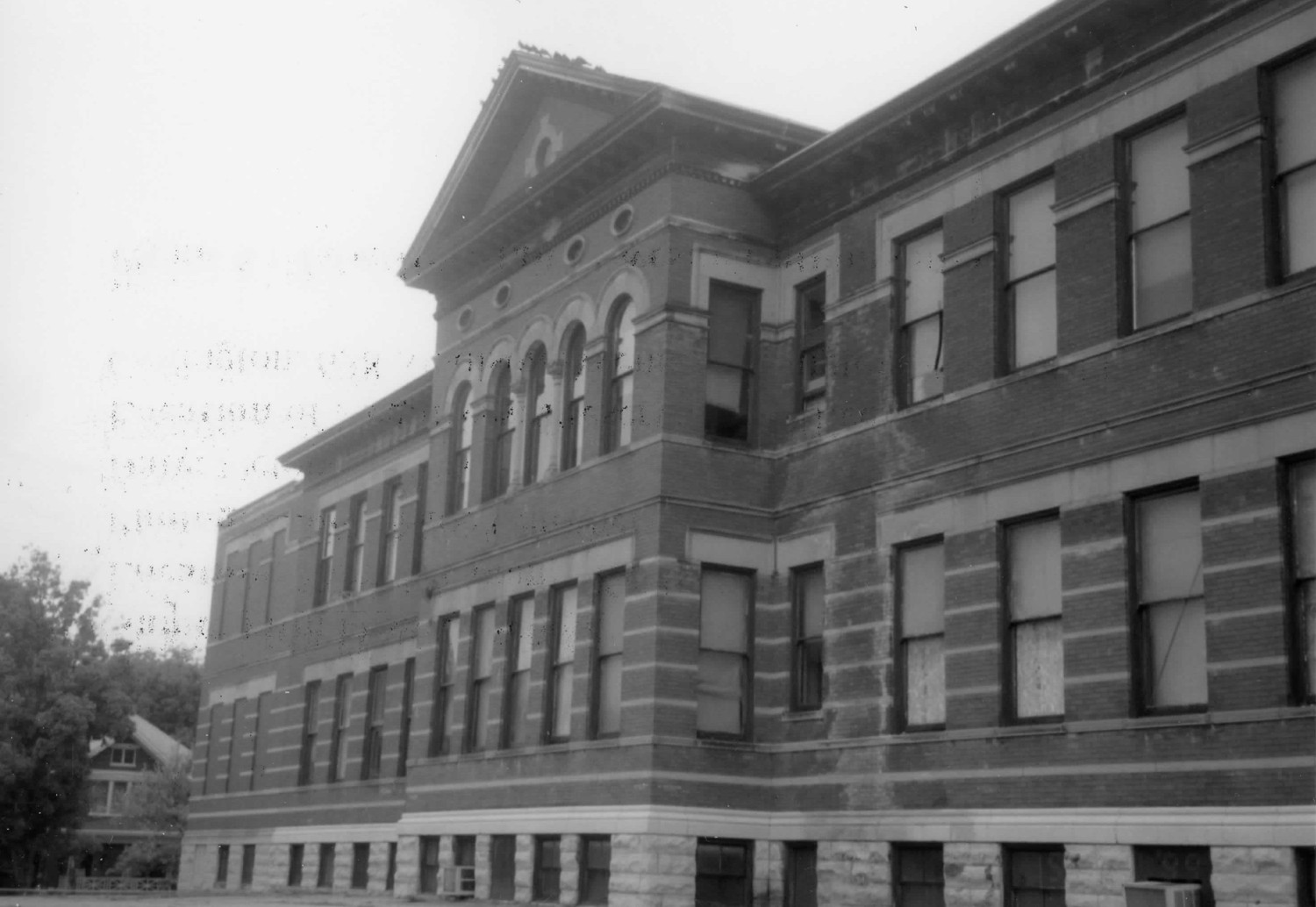 Fifth District School, Covington Kentucky South elevation, facing northwest (2004)