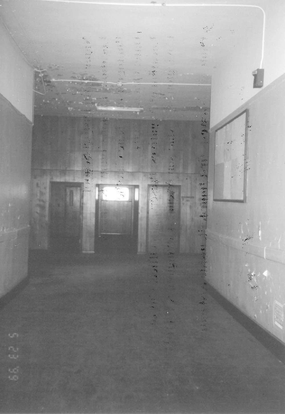 Fifth District School, Covington Kentucky First floor hallway, showing center partition, facing east (2004)