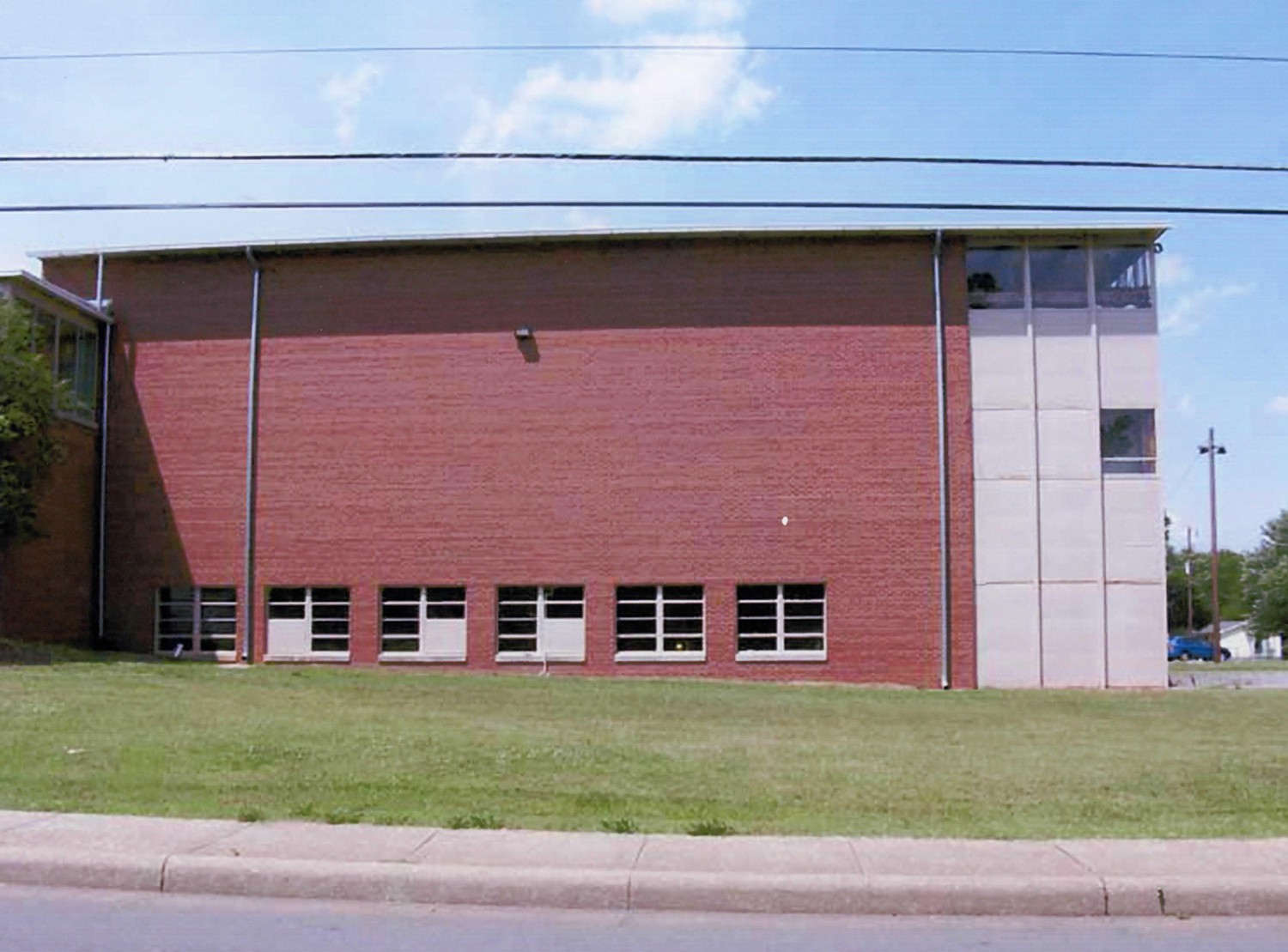 Attucks High School, Hopkinsville Kentucky South elevation of gymnasium (2012)