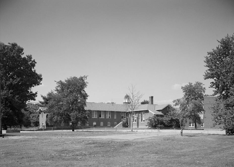 James Russell Lowell Elementary School, Louisville Kentucky 1992 REAR SETTING VIEW OF 1916 SECTION, TAKEN FROM THE SOUTHEAST.