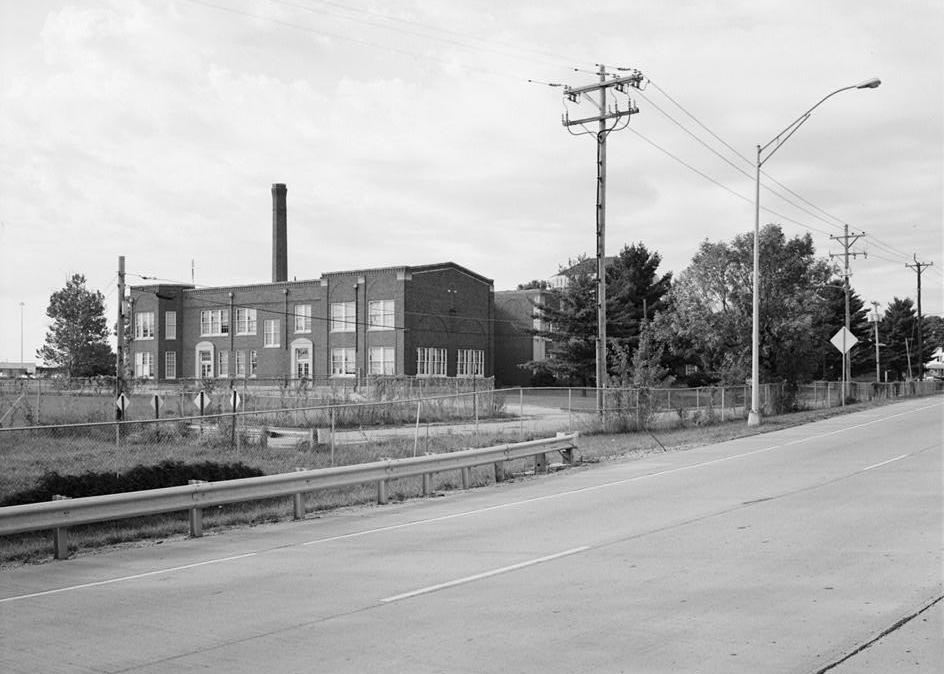 James Russell Lowell Elementary School, Louisville Kentucky 1992 1931 SECTION, TAKEN FROM THE NORTHEAST.